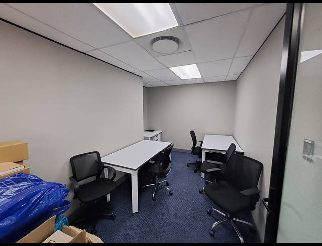 110M² OFFICE TO LET IN DUNKELD WEST
